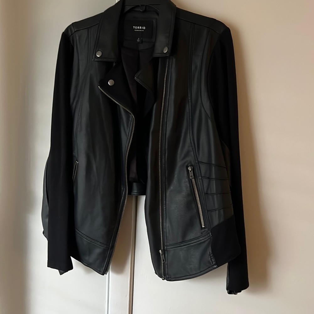 Torrid size 2/ 16/18 in size